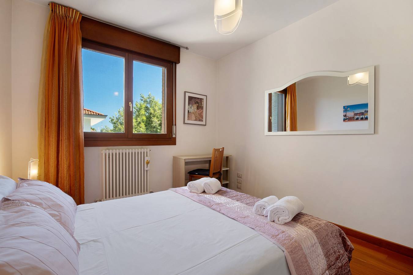 Apartamento entero, Casa Andrea con Balcón, Wi-Fi y Aire Acondicionado in Mestre, Venecia