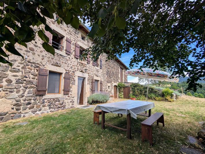 Gîte pour 6 personnes, avec Jardin et Vue à Rosières