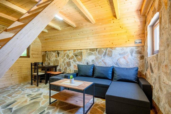 Camping für 5 Personen, mit Terrasse und Ausblick sowie Garten, mit Haustier in Montenegro