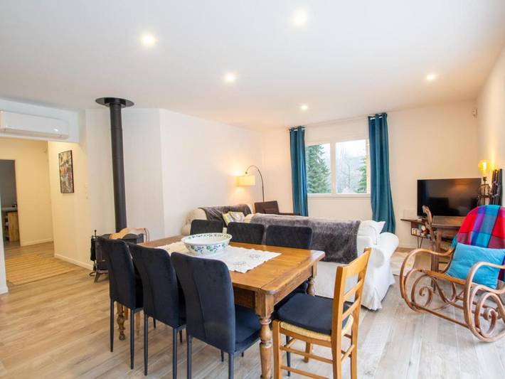 Location de vacances pour 6 personnes, avec piscine ainsi que jardin et terrasse à Château-l'Évêque - 4