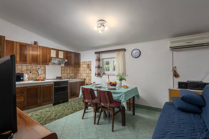 Ferienhaus für 3 Personen, mit Terrasse in Malinska - 4