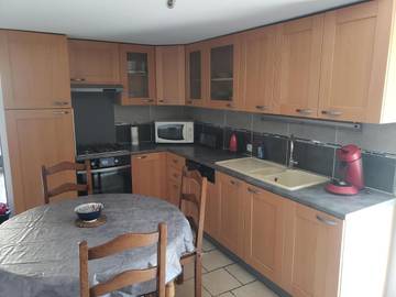 Gîte pour 4 personnes, avec terrasse et vue à La Bâthie