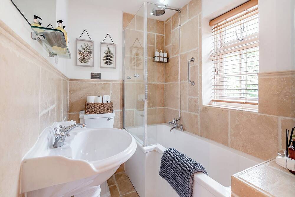 The Pool House - Uk49372 in Woking, Surrey
