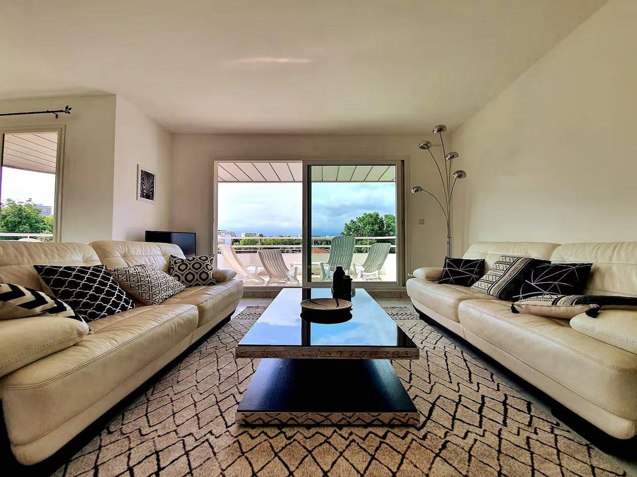 Apartamento entero, Le Soleau Méditerranéen - Proche Port avec Parking in Antibes, Region de Cannes