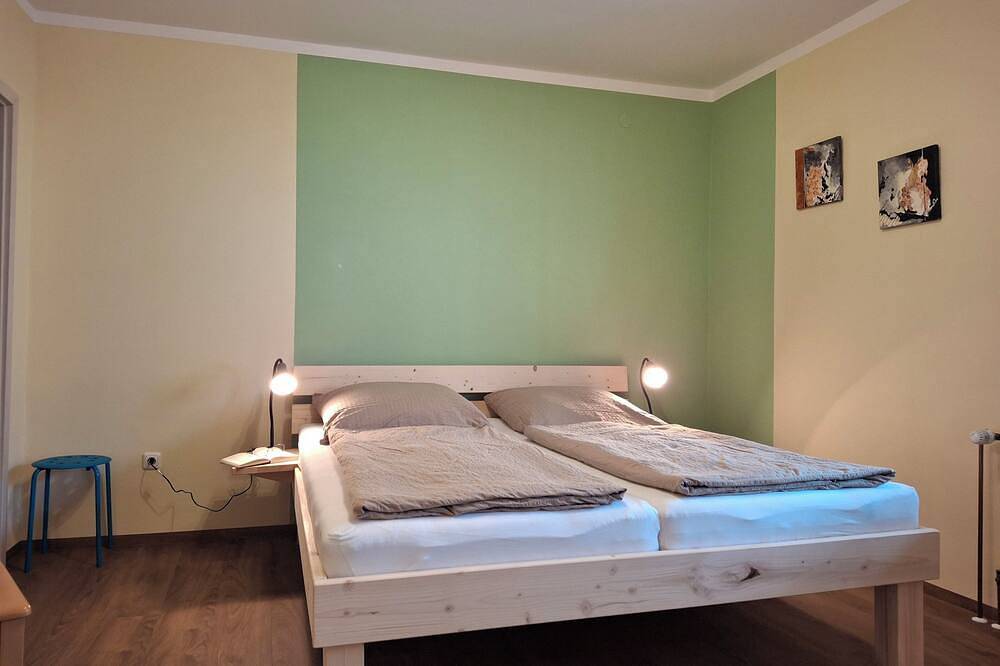 Ganze Wohnung, Neu renovierte familienfreundliche Fewo, Rad fahren/wandern am Brombachsee. in Gunzenhausen, Fränkisches Seenland