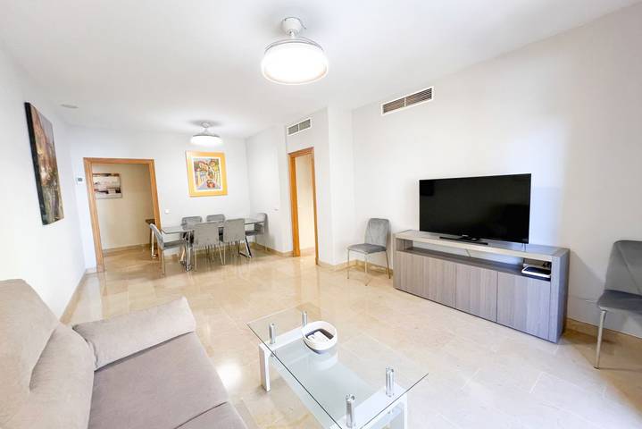 Apartamento de vacaciones para 6 personas, con vistas al mar además de piscina y balcón/terraza - 1