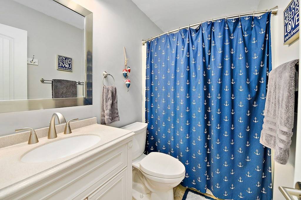 Ganze Wohnung, Gehen, Fahrrad oder Shuttle zum Strand mit allen aktualisierten Annehmlichkeiten Pool & Tennis in Bethany Beach, Sussex County (Delaware)