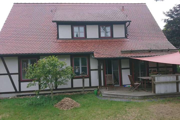 Ferienwohnung für 11 Personen, mit Terrasse und Garten in Kranichfeld