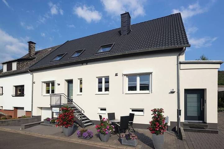Ferienwohnung für 3 Personen, mit Garten