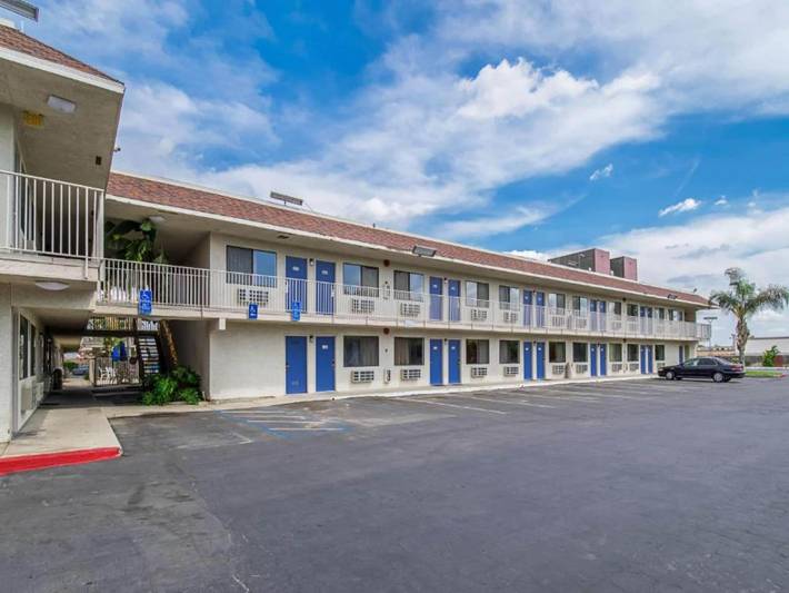 Ganze Wohnung, 1 Queensize-Bett | Rauchen in Kern County