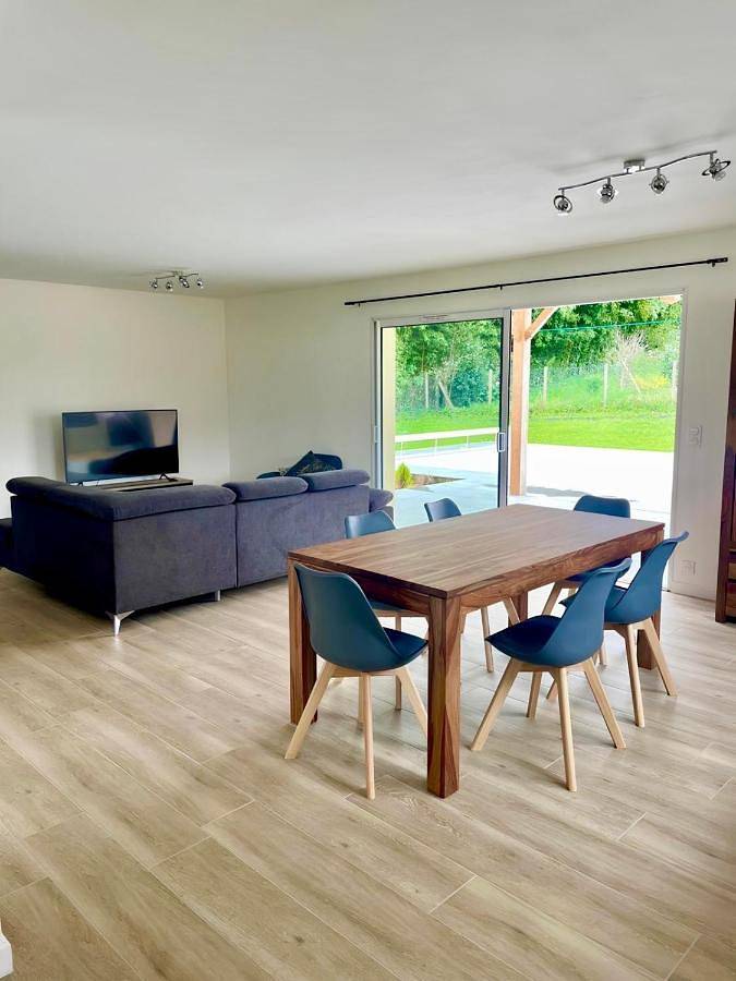 Location de vacances pour 7 personnes, avec piscine ainsi que jardin et vue à Sauveterre-de-Béarn - 4