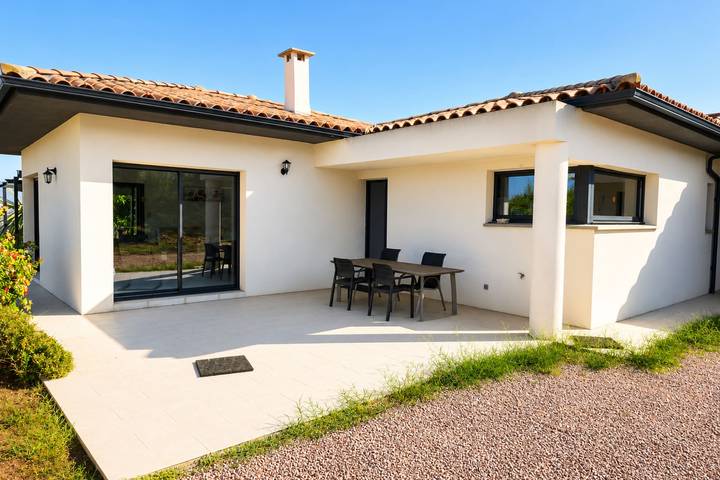 Gîte pour 6 personnes, avec Terrasse et Jardin à Bastelicaccia