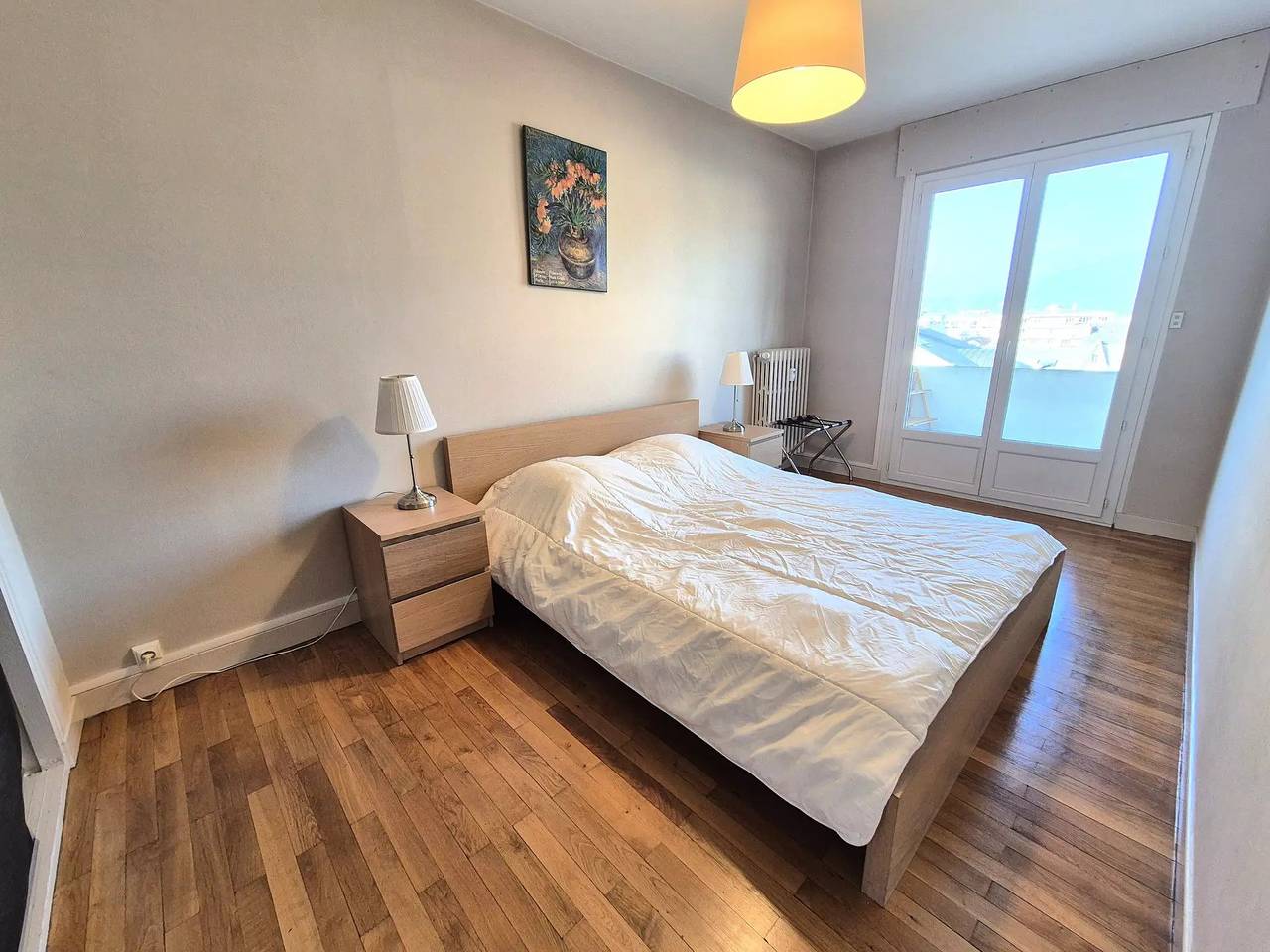 Entire apartment, Both quiet and downtown for this apartment! in Aix-les-Bains, Chambéry region