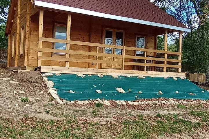 Maison pour 5 personnes, avec jardin et balcon à Servières-le-Château