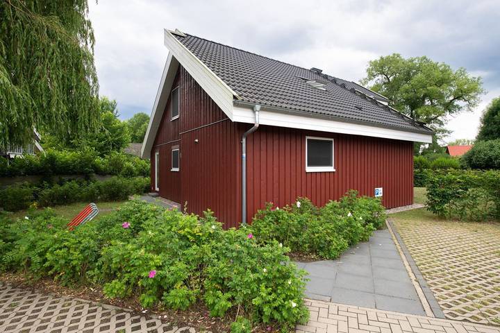 Ferienhaus für 8 Personen, mit Whirlpool und Sauna sowie Balkon und Garten - 1