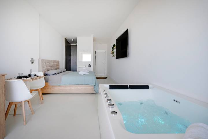 Location de vacances pour 2 personnes, avec jacuzzi et balcon, animaux acceptés à Fasano