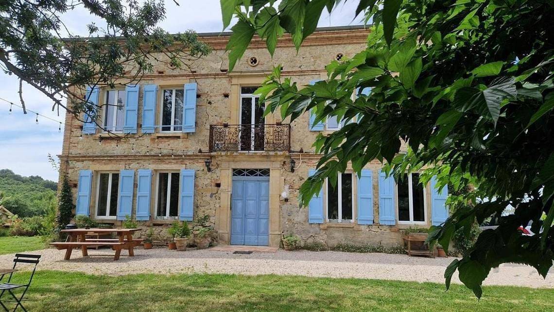 Aux roses de Cèdres in Salvagnac, Région d'Albi