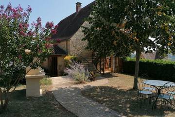 Gîte pour 4 personnes, avec piscine et jardin, animaux acceptés à Daglan