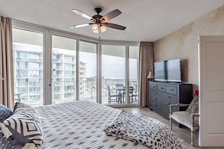 Vacation rental for 6 people, with hot tub and balcony as well as pool and sauna by Orange Beach