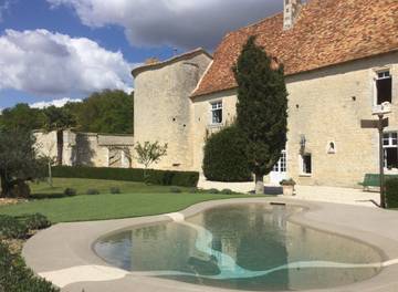 Cottage pour 2 personnes, avec vue sur le lac et jardin à Montignac-Charente