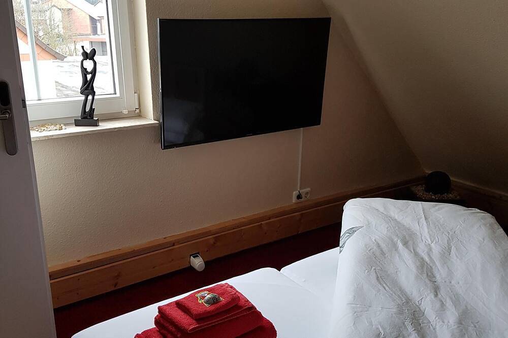 Ganze Wohnung, Gemütliches Dachgeschoss-Apartment, 60m² in Fulda, Rhön-Hessen