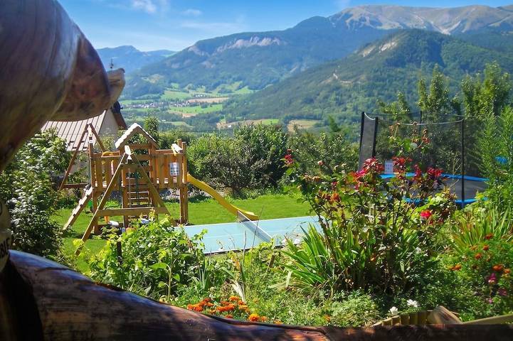 Entire apartment, Homerez - Apartment in Selonnet in Selonnet, Alpes-de-Haute-Provence