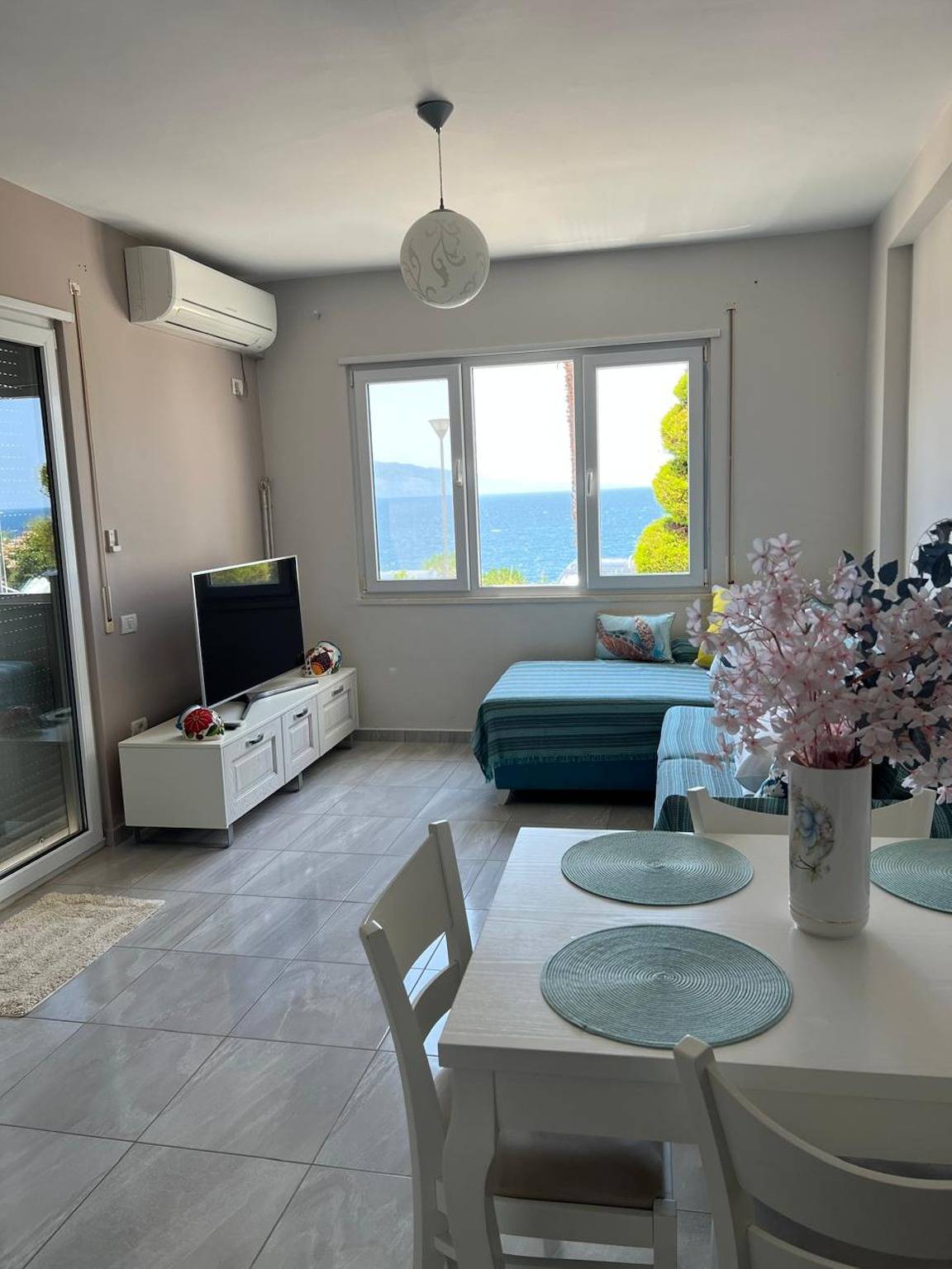 Apartamento vacacional entero, Apartamento de vacaciones para 4 personas con balcón in Sarandë, Vlorë