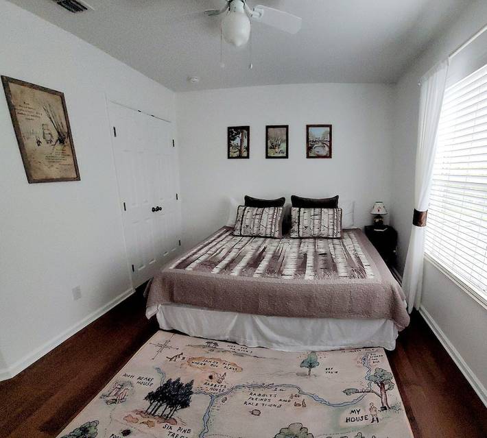 Vacation rental for 14 people, with yard and pool as well as hot tub in Poinciana