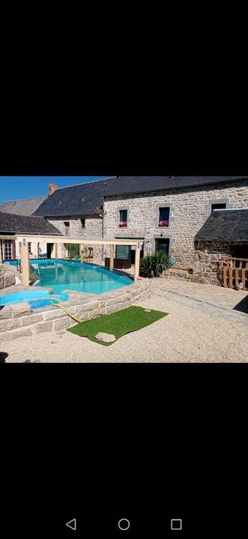Gîte pour 7 personnes, avec piscine et terrasse à Plœuc-sur-Lié