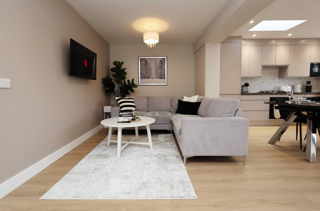 Modern 5Br Home new” in Almondsbury, South Gloucestershire