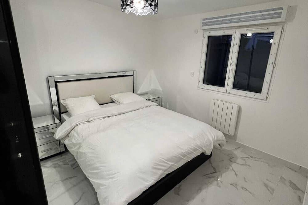 Homerez - House, Le Blanc-Mesnil in Le Blanc-Mesnil, Seine-Saint-Denis