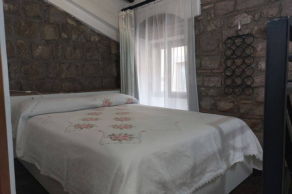 Entire apartment, Medieval style house in the historic center in Viterbo, Viterbo Province