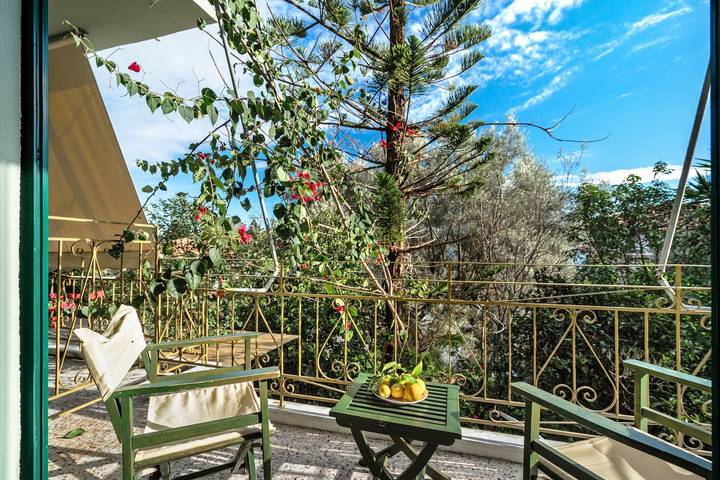 Entire studio, Studio Apartment 'Old Boat Double Studio 5' with Sea View, Wi-Fi and Air Conditioning in Nikiana, Alexandros