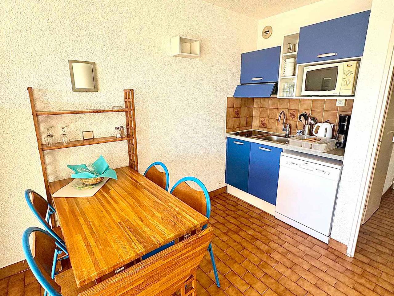 Entire apartment, Apartment for up to 8 people with Wi-Fi and exceptional sea view in Roquebrune-Cap-Martin, Nice region