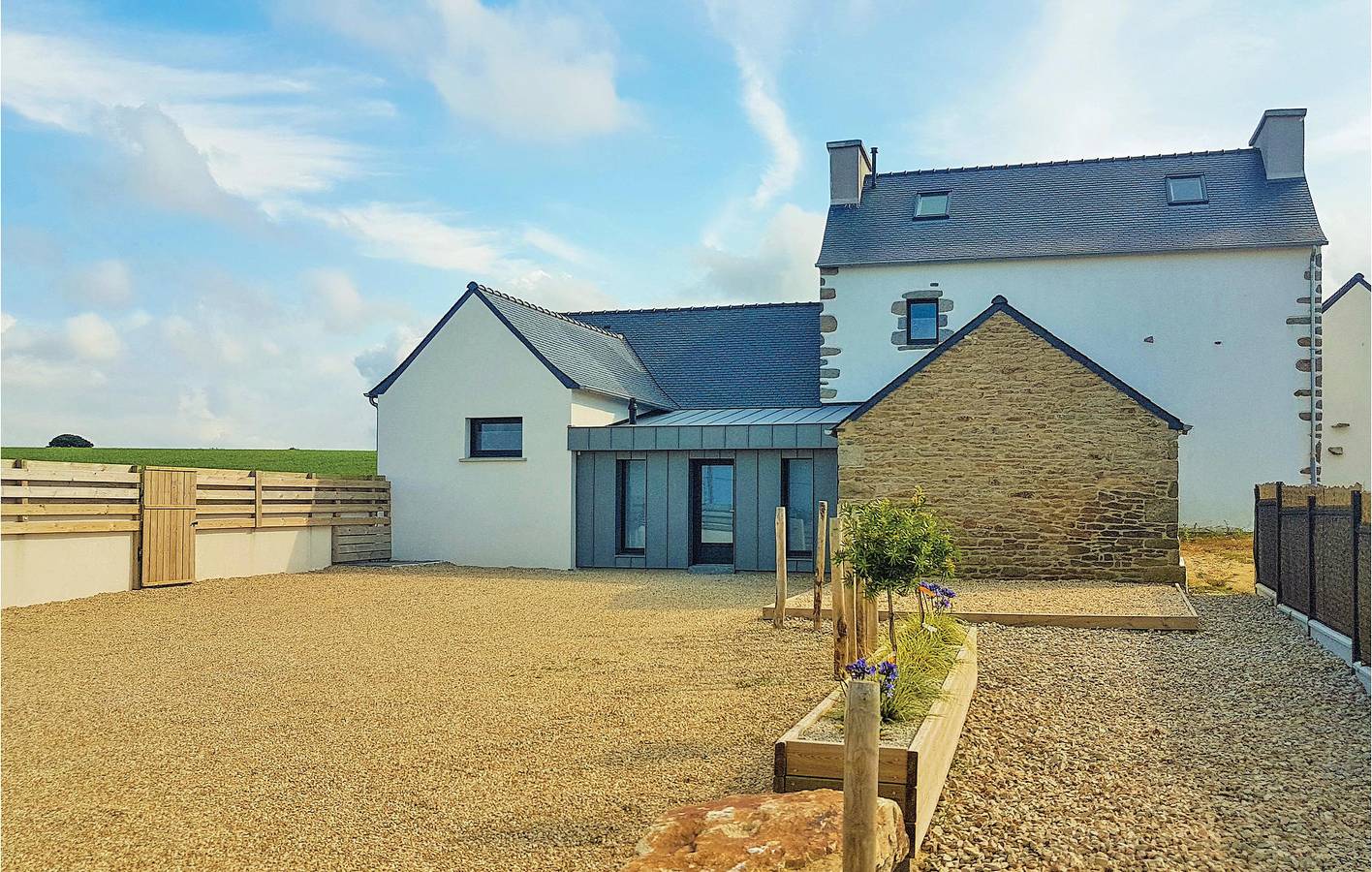 Appartement spacieux avec piscine et jardin, près de Saint-Frégant in Guissény, Région de Brest