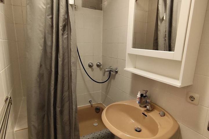 Ganze Wohnung, **Gemütliches Apartment in Köln-Holweide – ruhig, zentral & gut angebunden** in Mülheim Köln, Köln