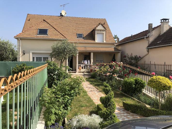 Gîte pour 4 personnes, avec terrasse à Sannois