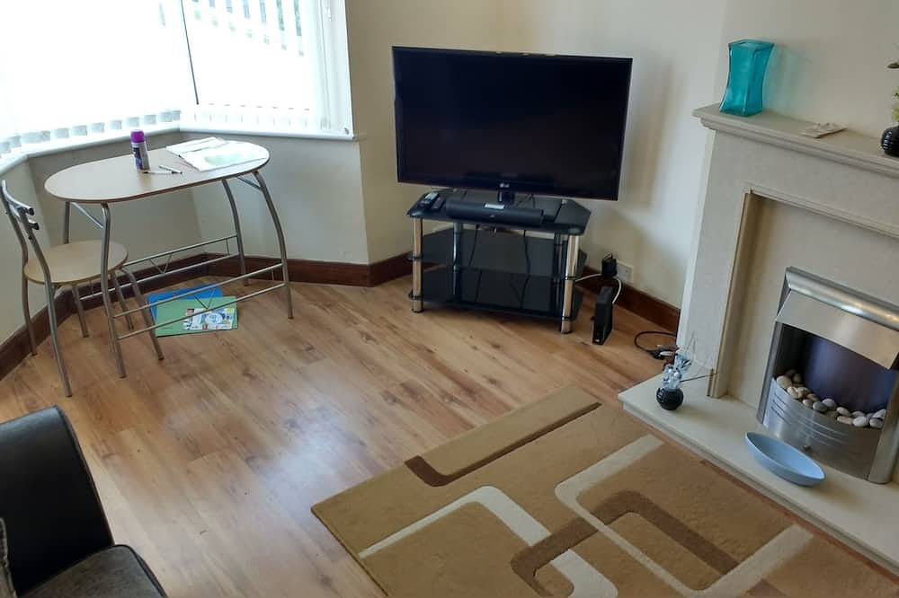 Casa con 3 camere, 2 bagni, di fronte a East Park in Wolverhampton, Birmingham e dintorni