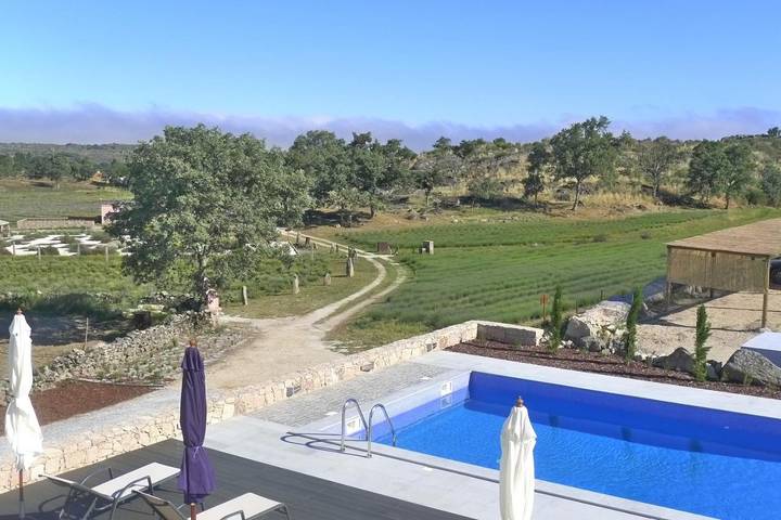 Casa de férias para 2 pessoas, com jardim e vista e ainda piscina em Castelo de Vide