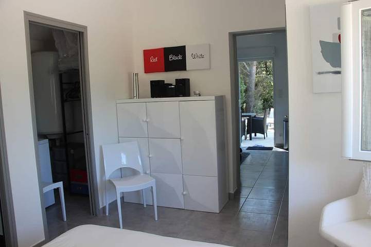 Gîte pour 3 personnes, avec terrasse et jardin à Velaux - 4