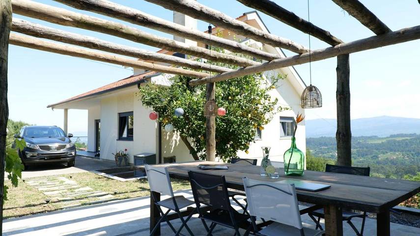 Location de vacances pour 6 personnes, avec Balcon et Terrasse ainsi que Jardin et Vue dans Candemil (Viana do Castelo)