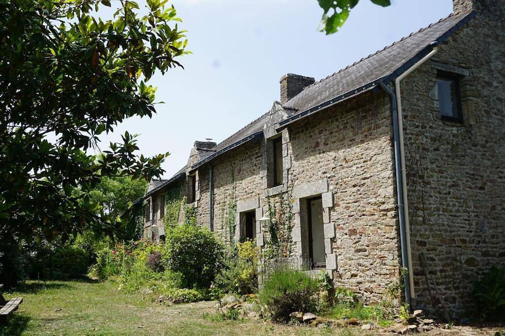 Seven-Bedroom House in Pluvigner, Région de Lorient