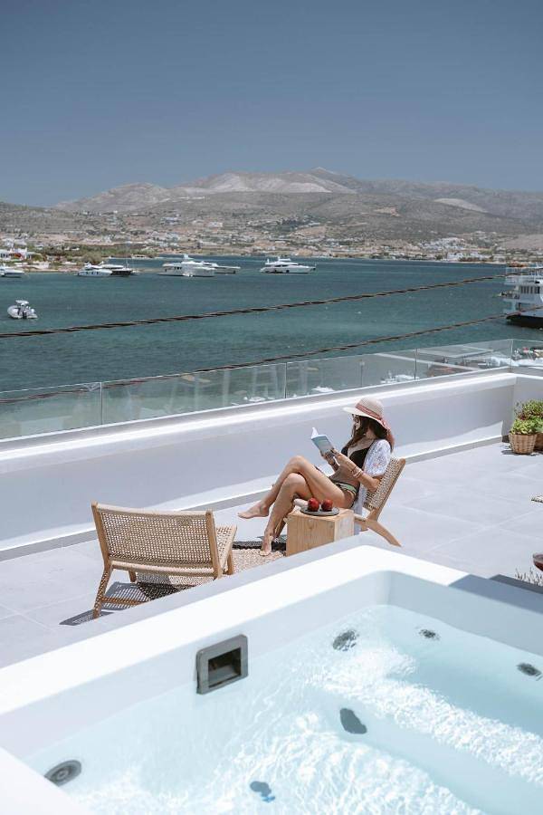 Gîte pour 4 personnes, avec balcon et jacuzzi dans Antiparos Ville - 2