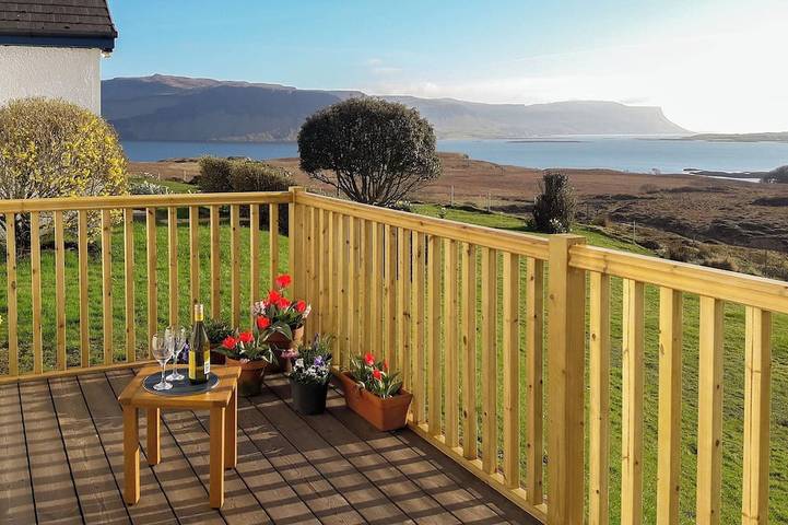 Log cabin for 2 people, with garden on the Isle of Mull