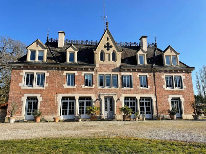 Maison de vacances pour 25 personnes, avec Balcon/Terrasse et Jardin ainsi que Sauna et Vue en Bourgogne