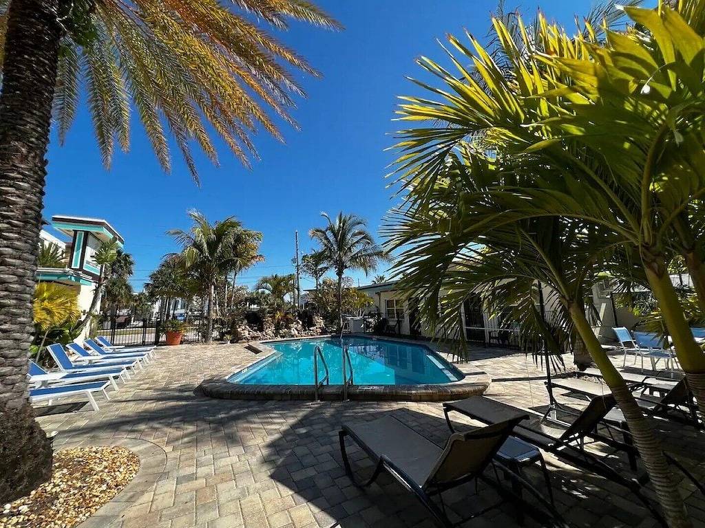 Ganze Wohnung, 124 · ☀Pool✔ Kitchen✔ Beach✔ Self Checkin✔ Free Parking✔ in Clearwater Beach, Clearwater