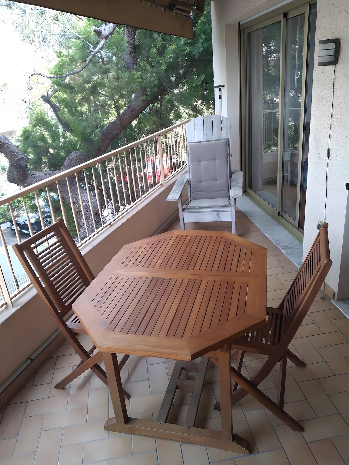 Apartamento entero, Golfe Juan: Amplio Apartamento de 3 Habitaciones con Terraza y Parking in Golfe-Juan, Vallauris