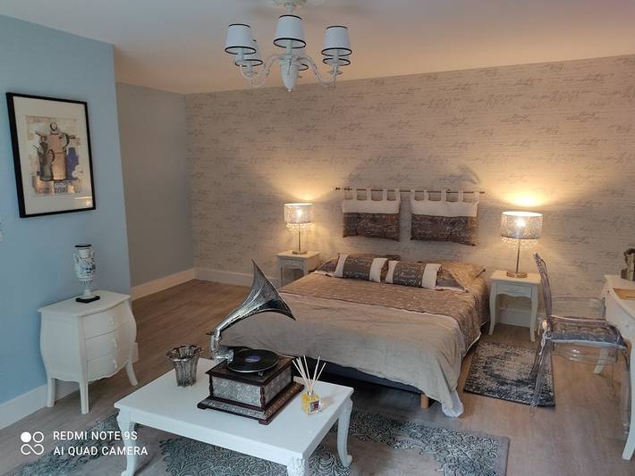 Location de vacances pour 2 personnes, avec jardin et piscine dans l' Ain - 4