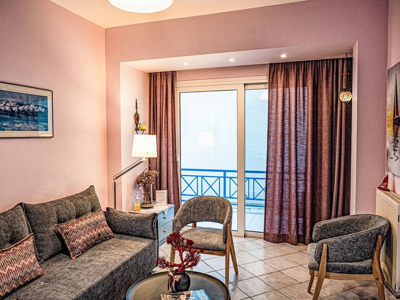 Appartement entier, Appartement confortable avec balcon, près du bord de mer et du centre-ville in Région d'Iraklio-Héraklion