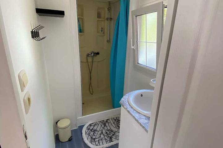 Camping pour 6 personnes, animaux acceptés à Lunel - 4